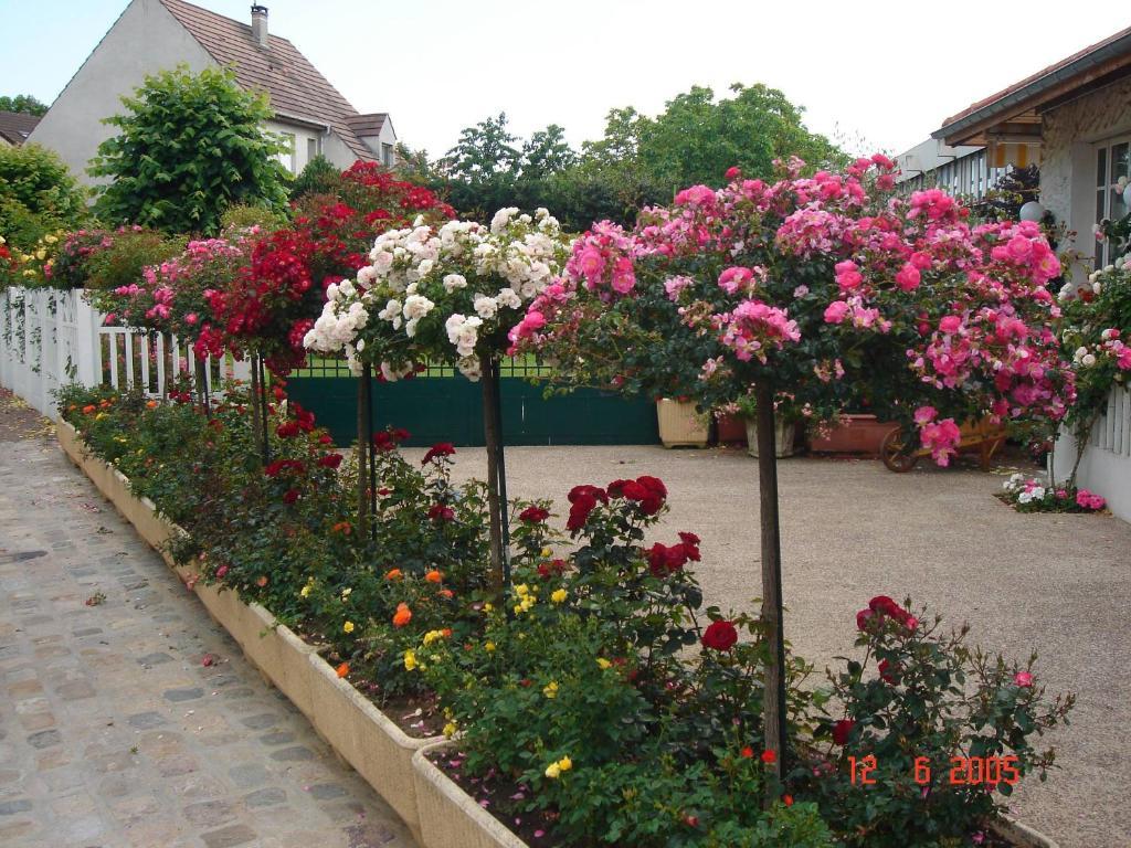 Hotel Restaurant Maison Blanche Rungis Dış mekan fotoğraf