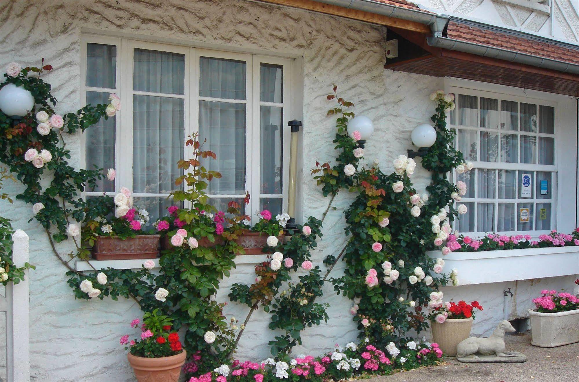 Hotel Restaurant Maison Blanche Rungis Dış mekan fotoğraf