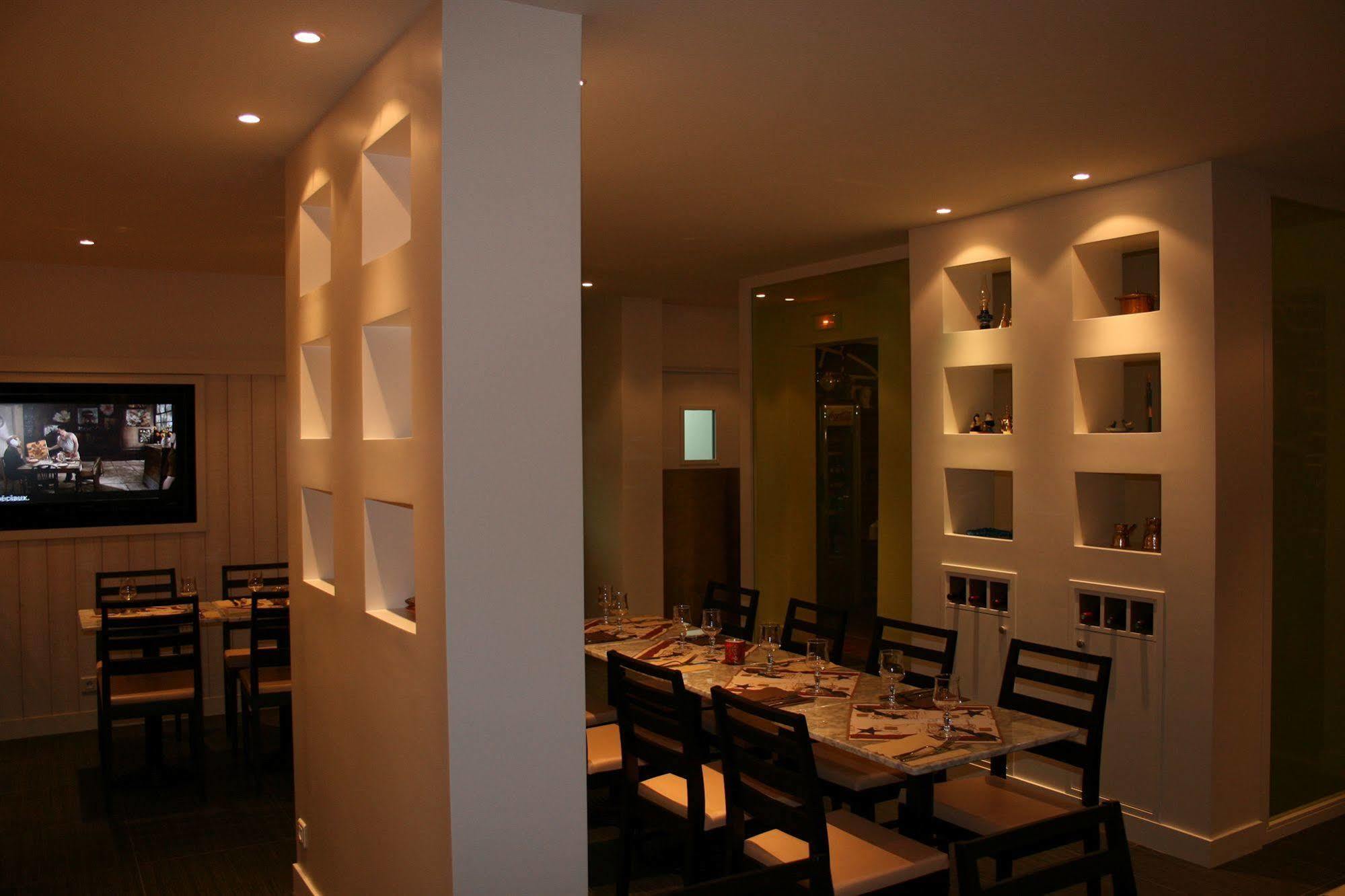 Hotel Restaurant Maison Blanche Rungis Dış mekan fotoğraf