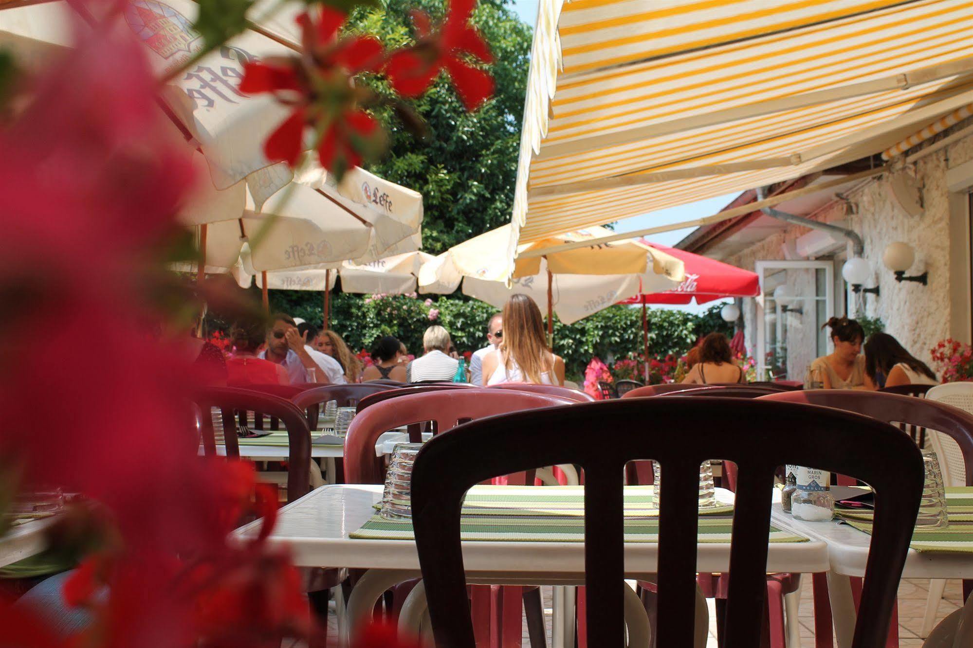 Hotel Restaurant Maison Blanche Rungis Dış mekan fotoğraf