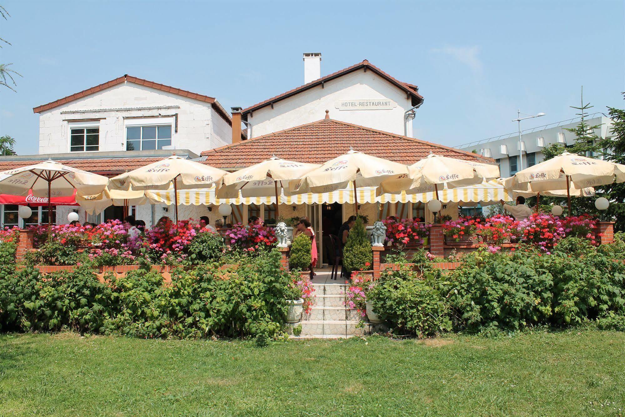 Hotel Restaurant Maison Blanche Rungis Dış mekan fotoğraf